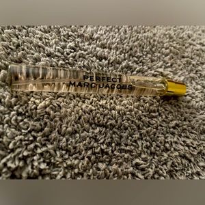 Marc Jacobs Perfect travel size perfume; never been used; no packaging